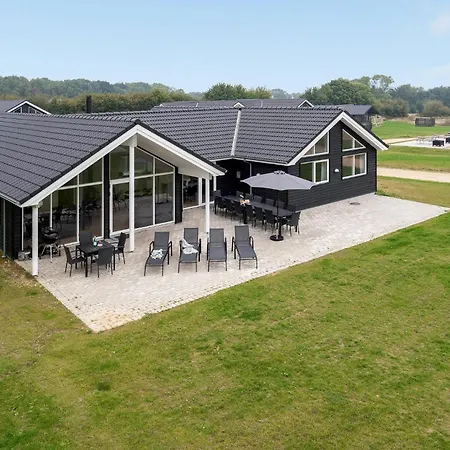 In Sydals With Kitchen